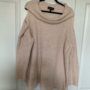 🎉 SALE 🎉 Lane Bryant Cutout Sleeve Sweater